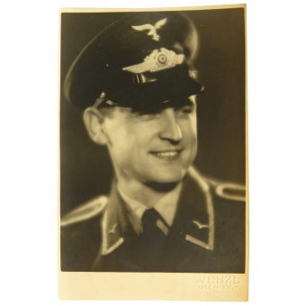 Atelierporträt eines Unteroffiziers der Flakartillerie der Luftwaffe. Espenlaub militaria